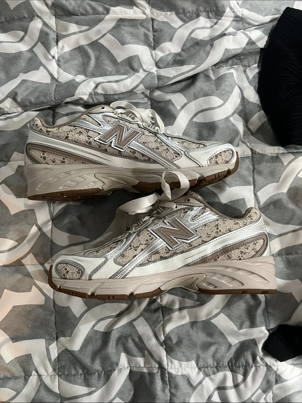 New balance 740 sneakers size 9 - Picture 1 of 4
